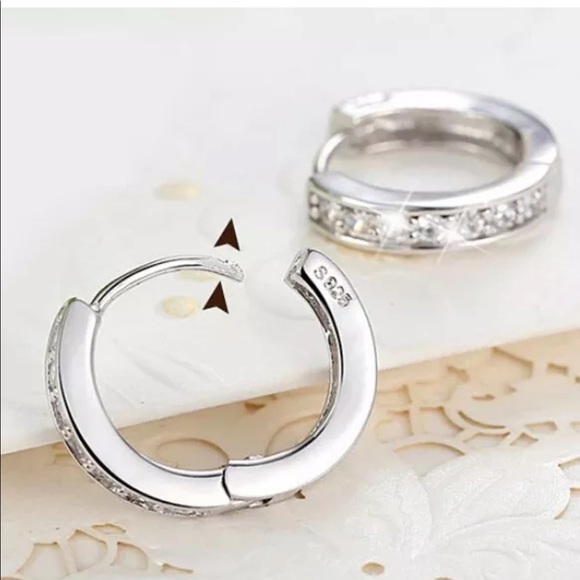 ♡♡New s925 silver white diamond women’s earrings - Picture 6 of 8